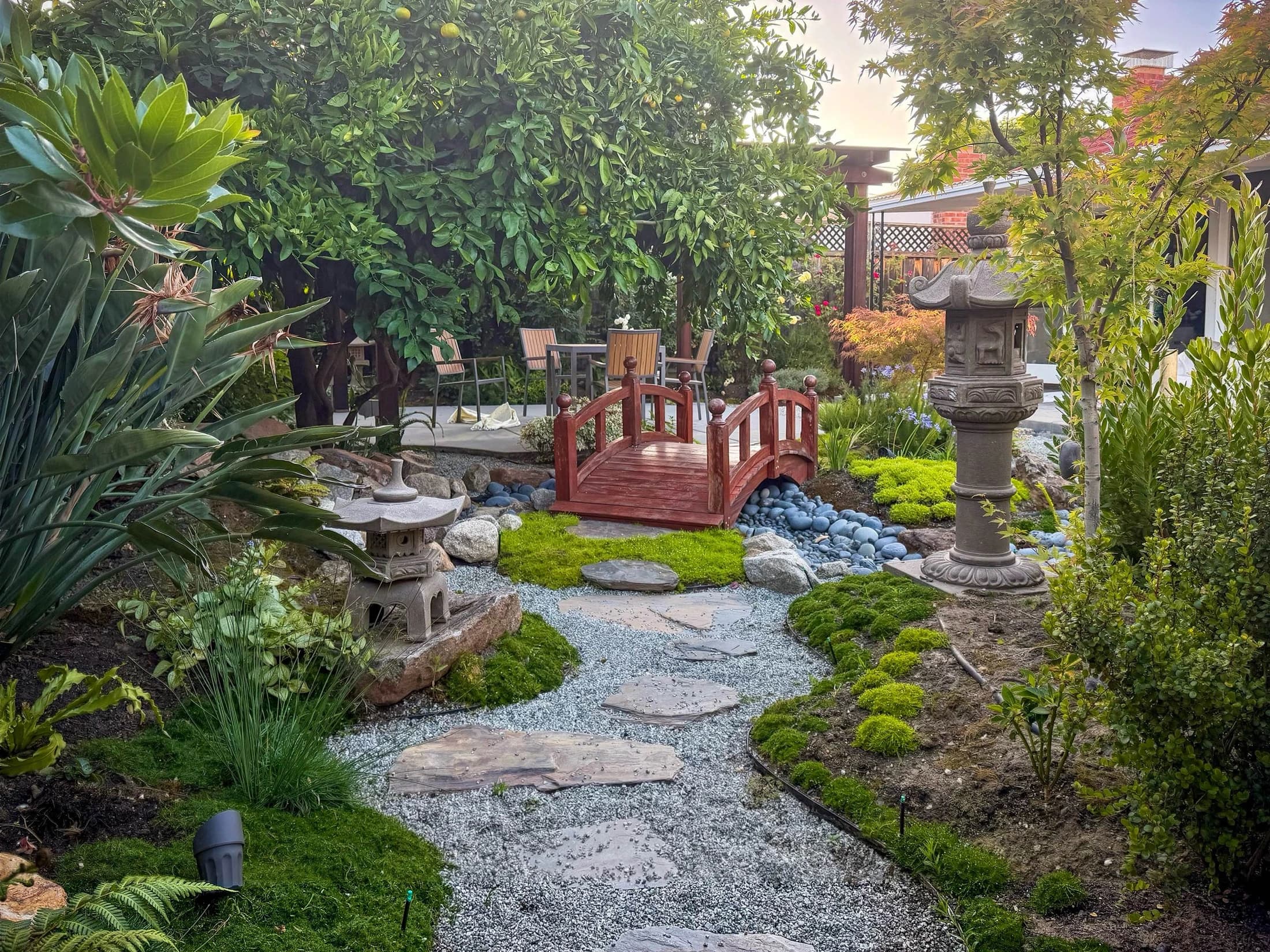 Completed photograph / The bridge in the realized garden.